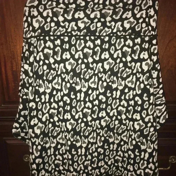PONCHO STYLE LEOPARD PRINT L. WEIGHT SWEATER S/M - Picture 7 of 7